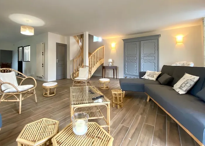 Дом отдыха Grande Maison Renovee Avec Jardin, Proche De La Basilique De Brioude, Ideale Pour Randonnees Et Sports Nautiques - Fr-1-582-55 Javaugues