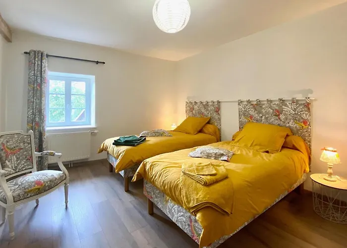 Дом отдыха Grande Maison Renovee Avec Jardin, Proche De La Basilique De Brioude, Ideale Pour Randonnees Et Sports Nautiques - Fr-1-582-55